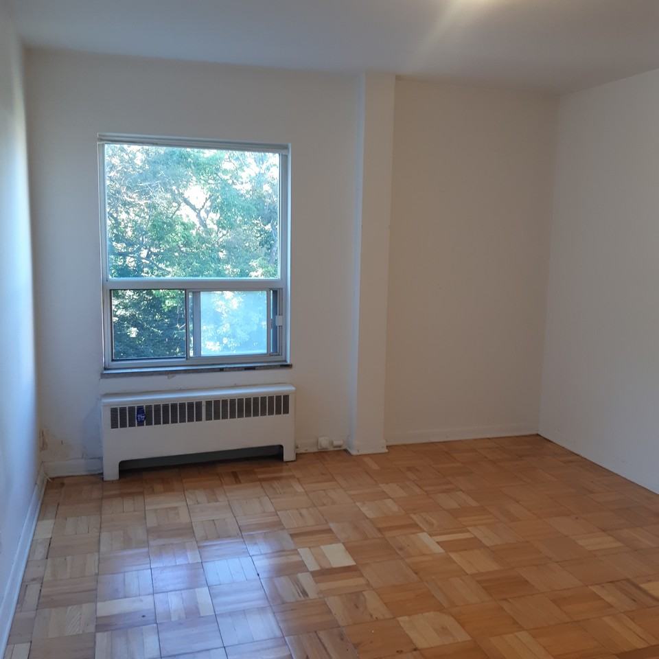 Valleyview at 1603 Bathurst Street - Photo 4 of 50