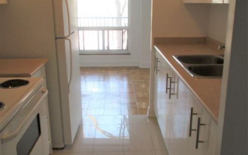 Valleyview at 1603 Bathurst Street - Photo 7 of 50