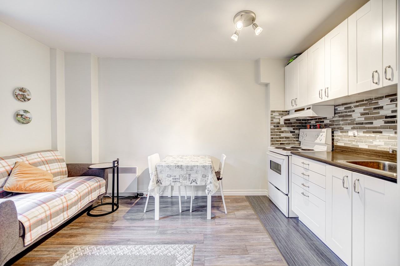 ROYAL-URBAIN - Photo 4 of 42