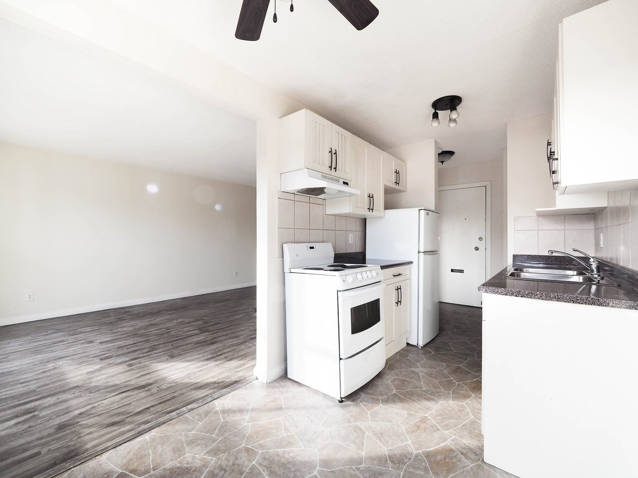 Marguerite Manor - Photo 4 of 8