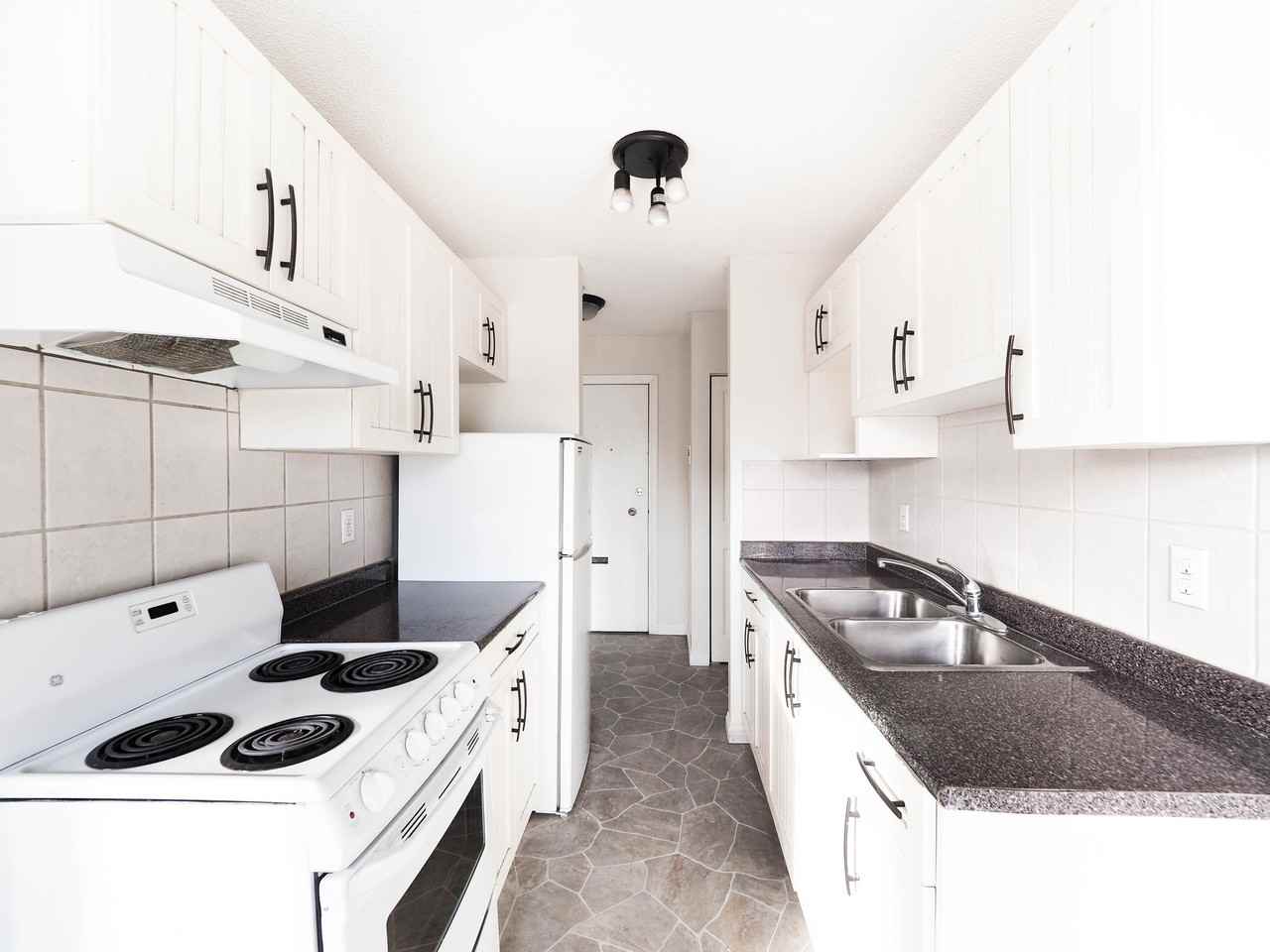 Marguerite Manor - Photo 5 of 8