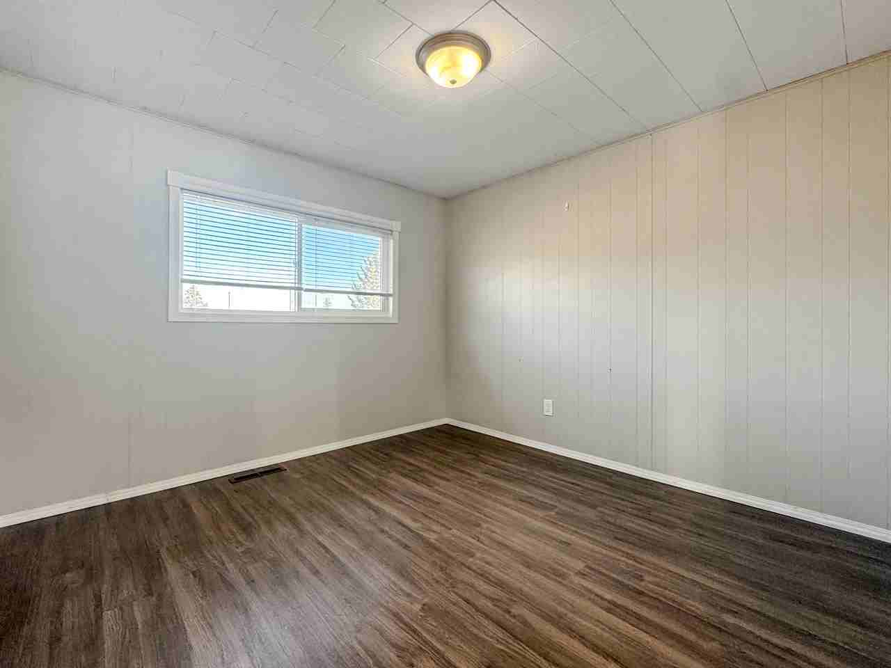 22609 9 Avenue - Photo 6 of 32