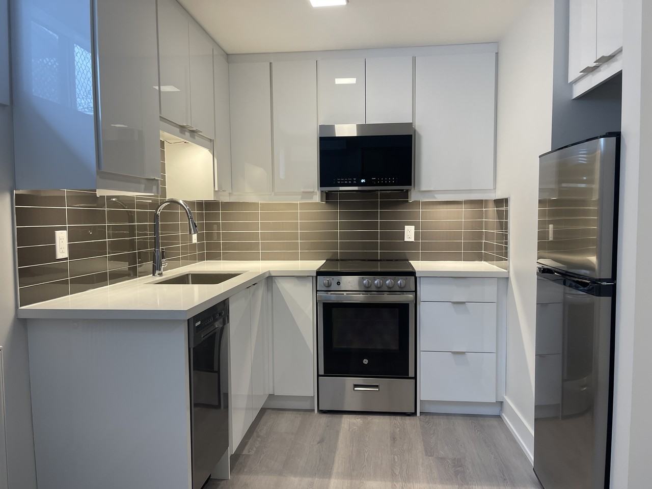 18 Cavell Avenue - Photo 3 of 8