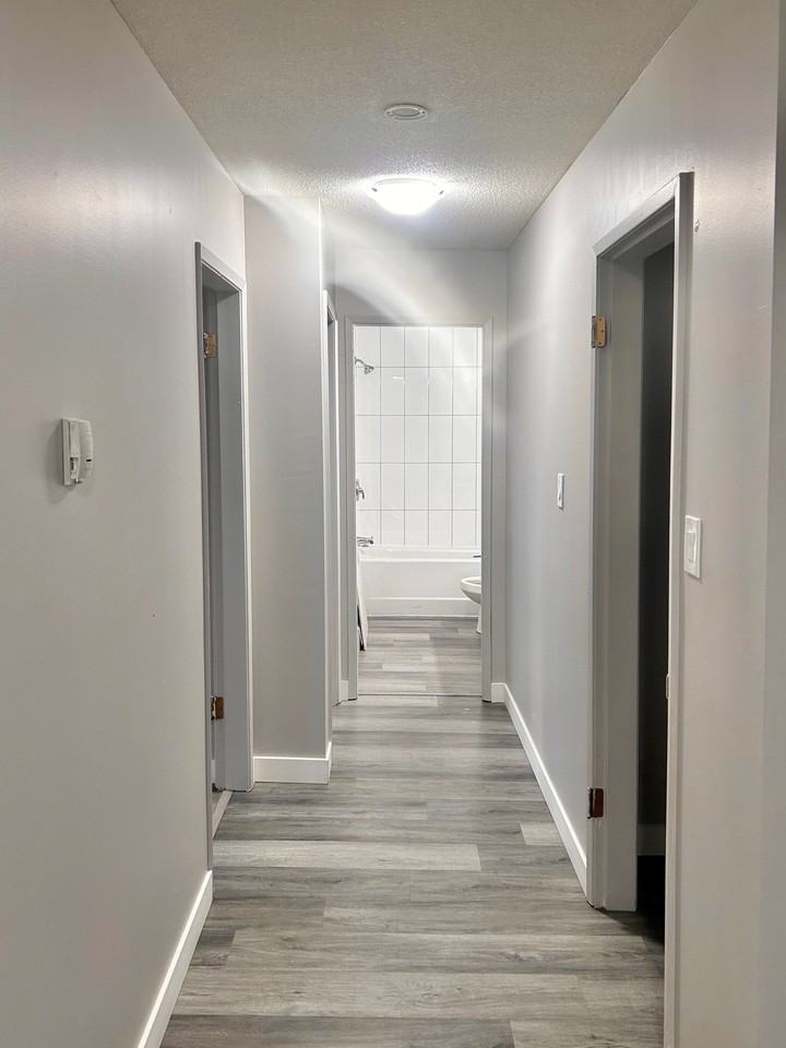 Leslie Ann Manor - Photo 6 of 15