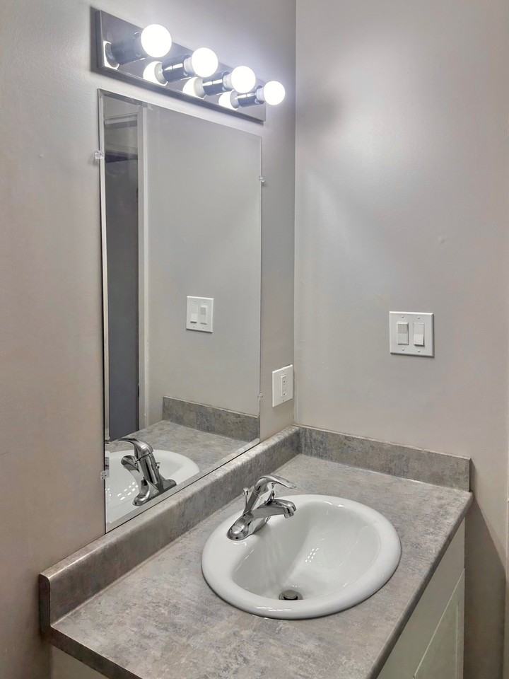 Leslie Ann Manor - Photo 7 of 15