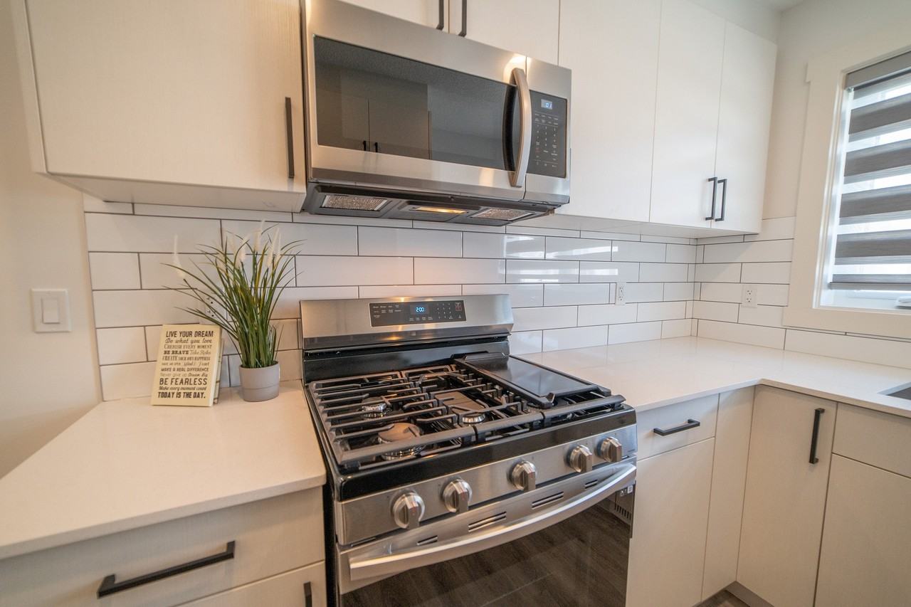 Loft Suites in Paisley - Photo 4 of 16