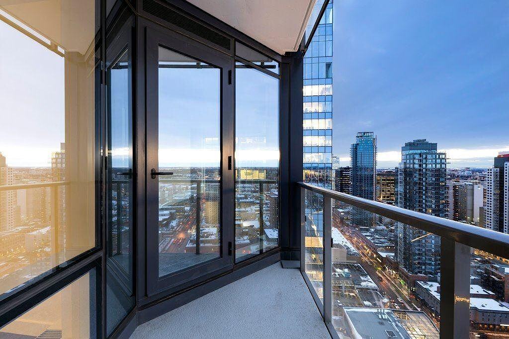 Legends Condos - Photo 4 of 16