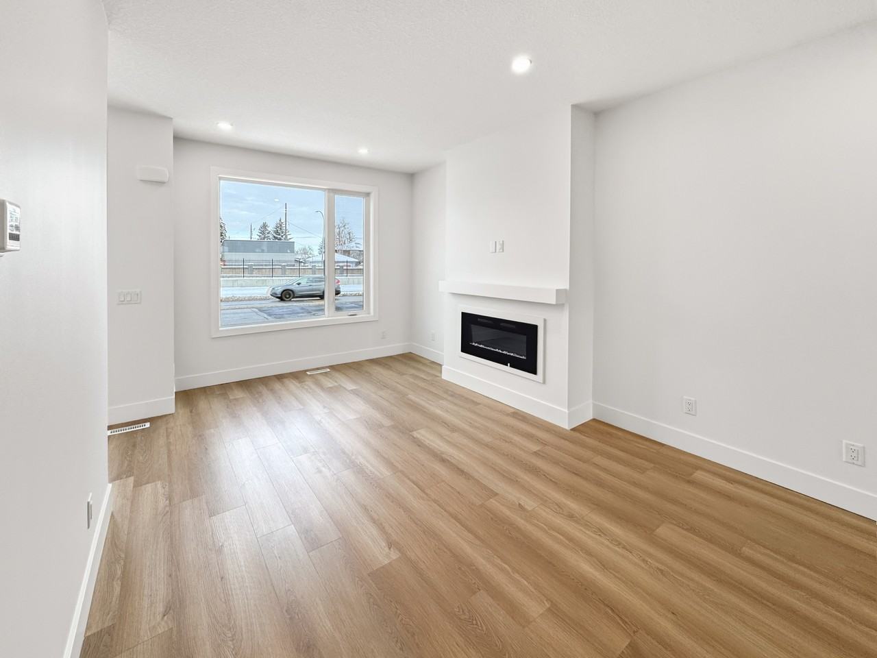 4125 17 Ave Sw - Photo 7 of 50