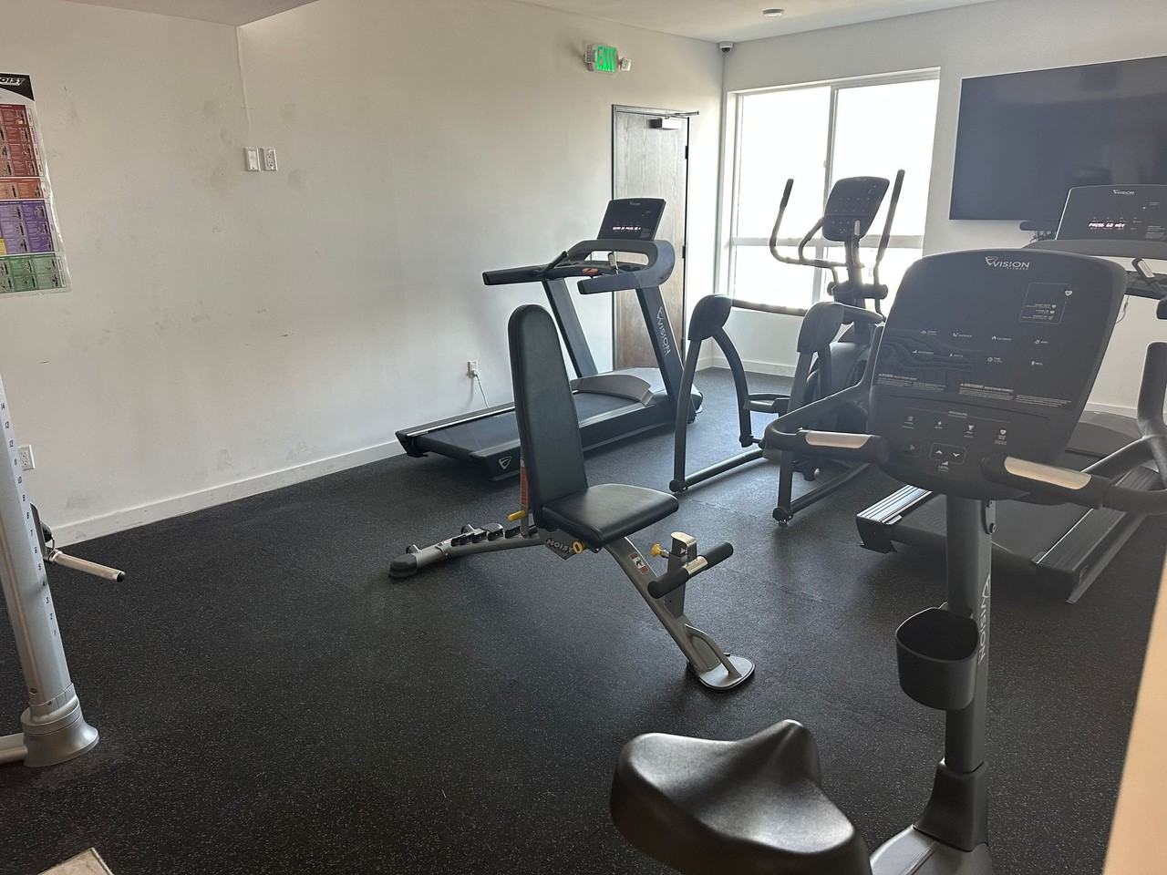 252 N Hoover - Photo 5 of 45