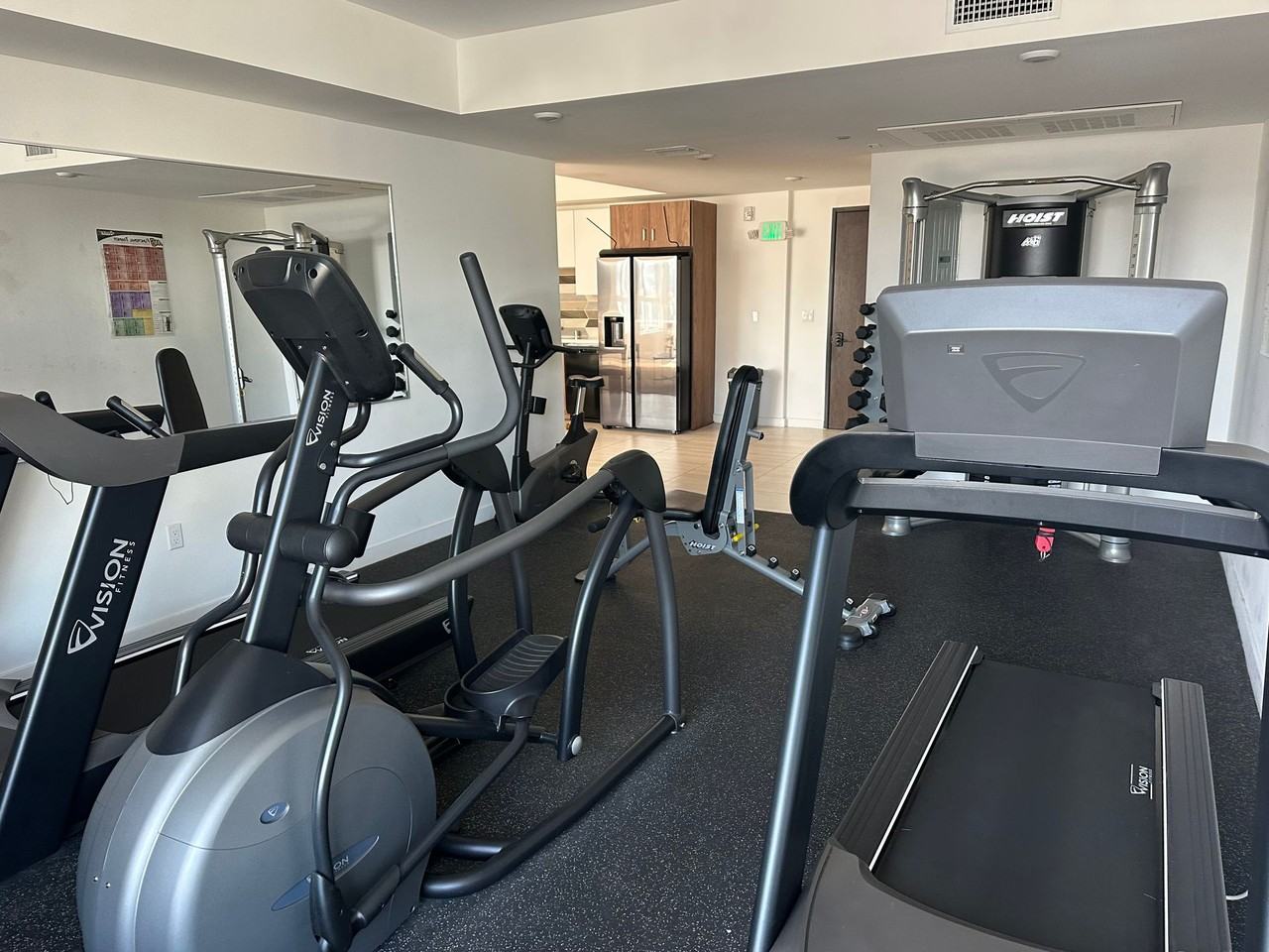 252 N Hoover - Photo 6 of 45