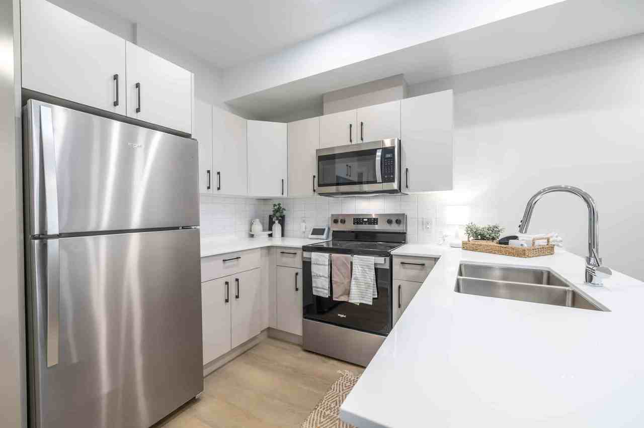 333 Wardlaw Avenue - Photo 4 of 50