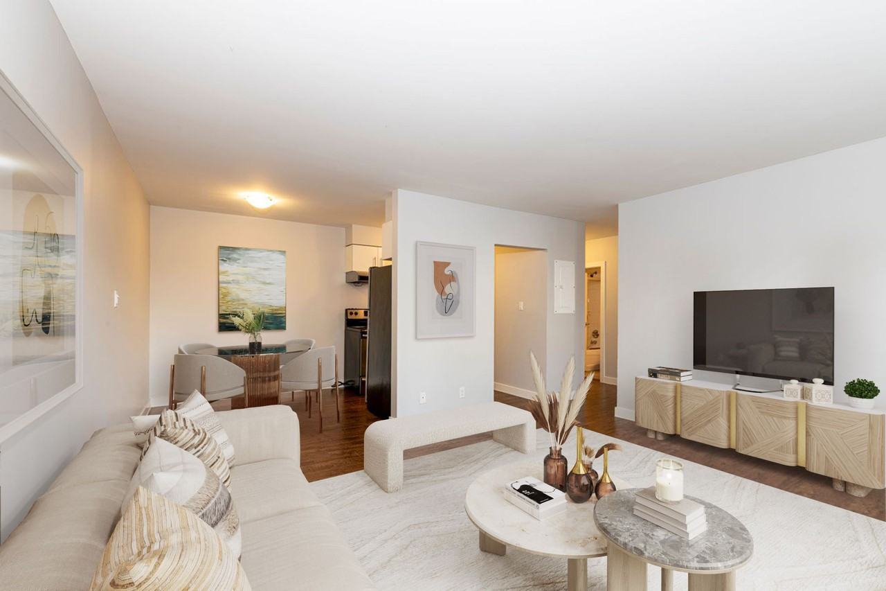 Dundas - Photo 3 of 24