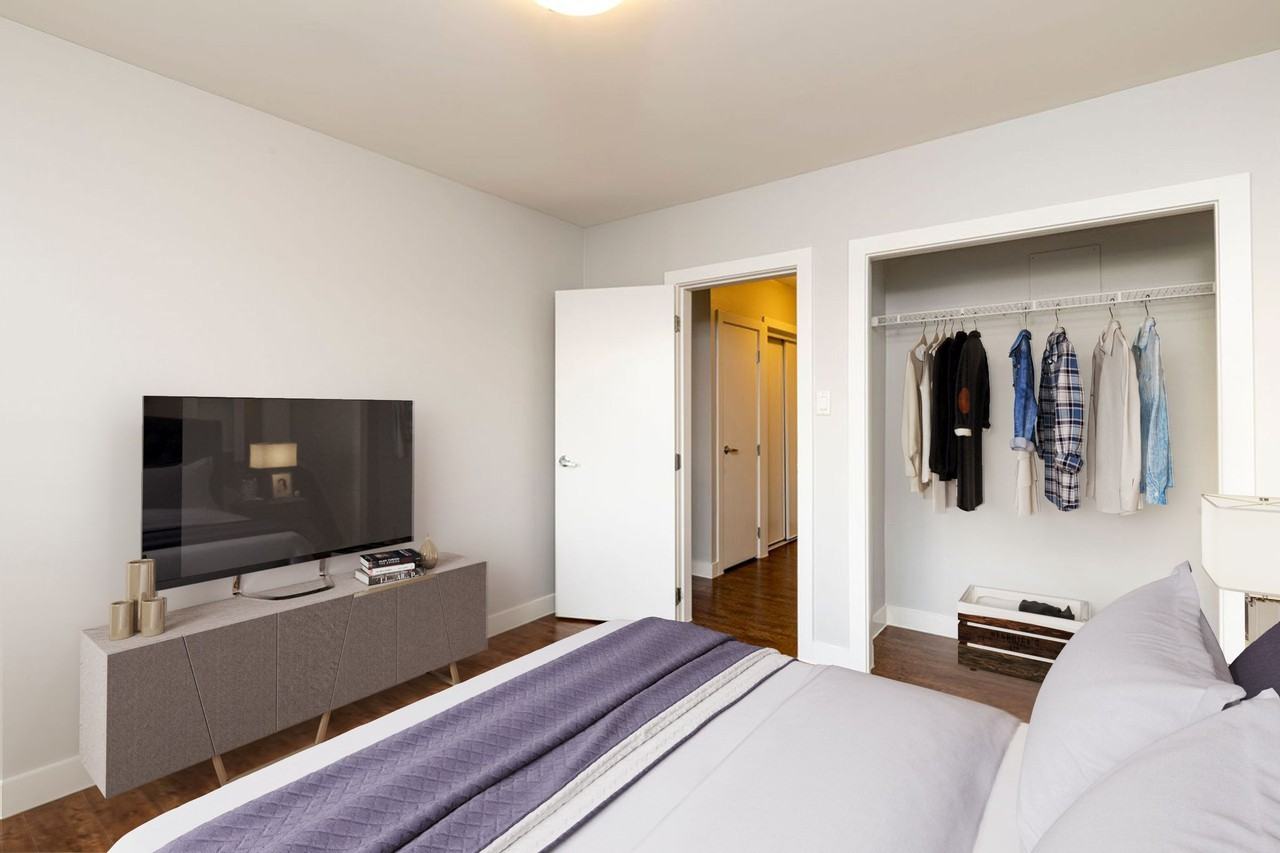 Dundas - Photo 6 of 24