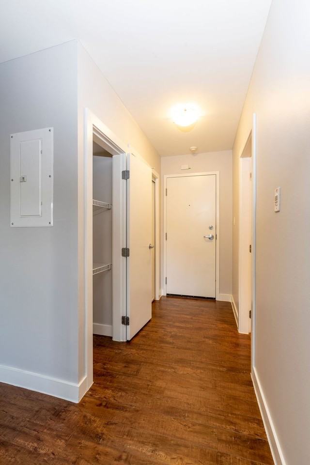 Dundas - Photo 7 of 24