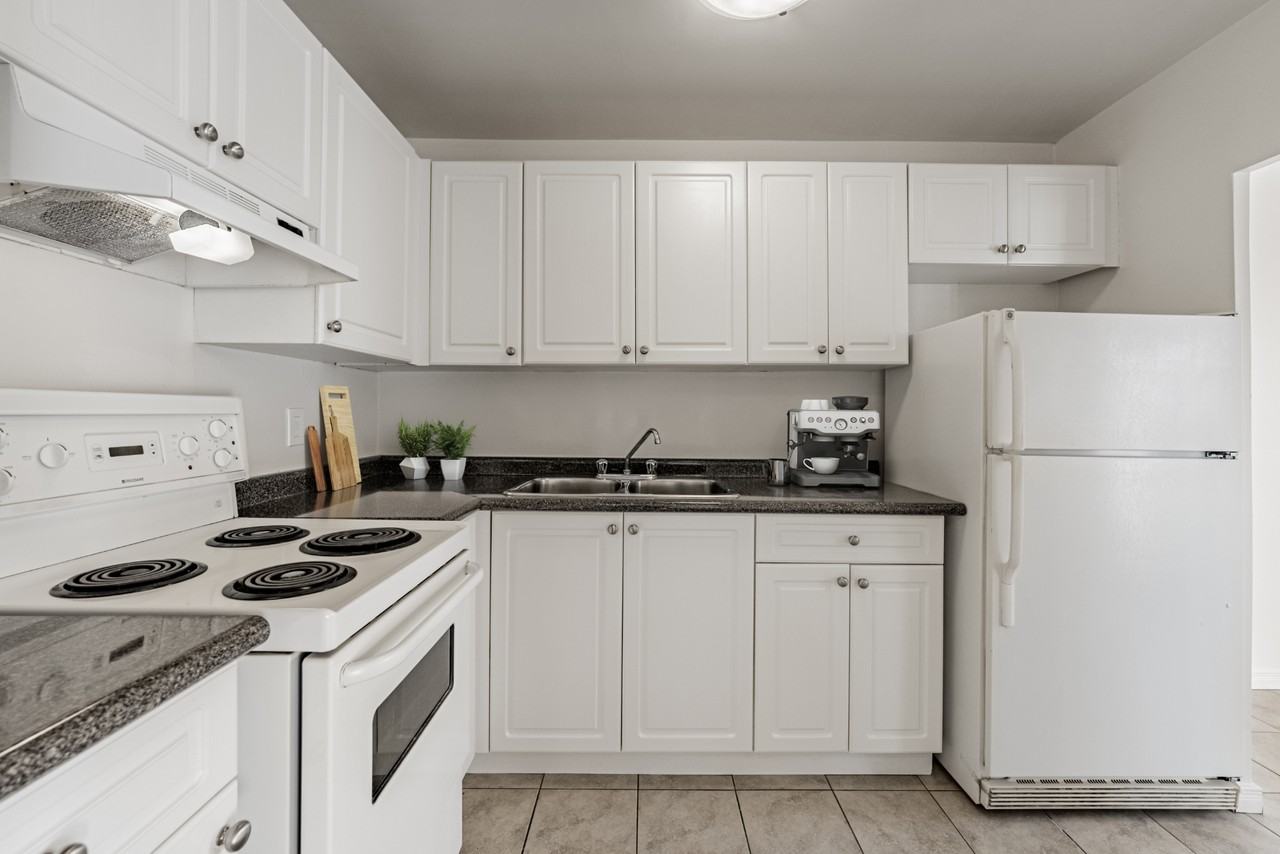 5 Frontenac Road - Photo 3 of 11