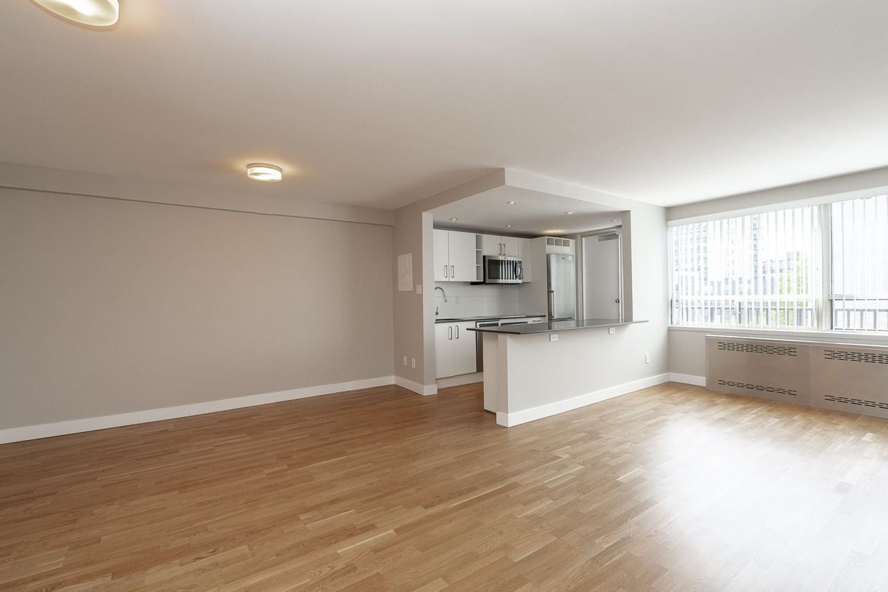 77 Spencer Avenue - Photo 3 of 12