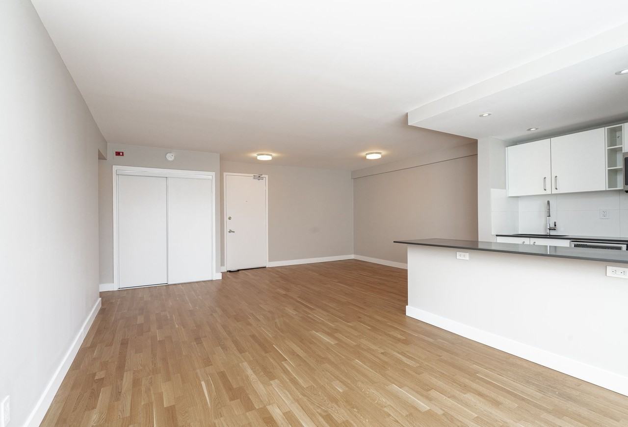 77 Spencer Avenue - Photo 4 of 12