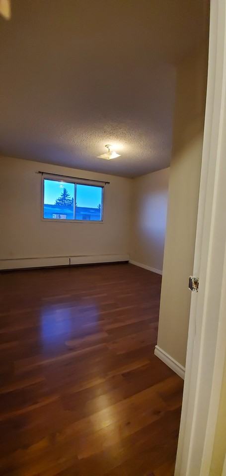 Westlock Manor - Photo 4 of 32