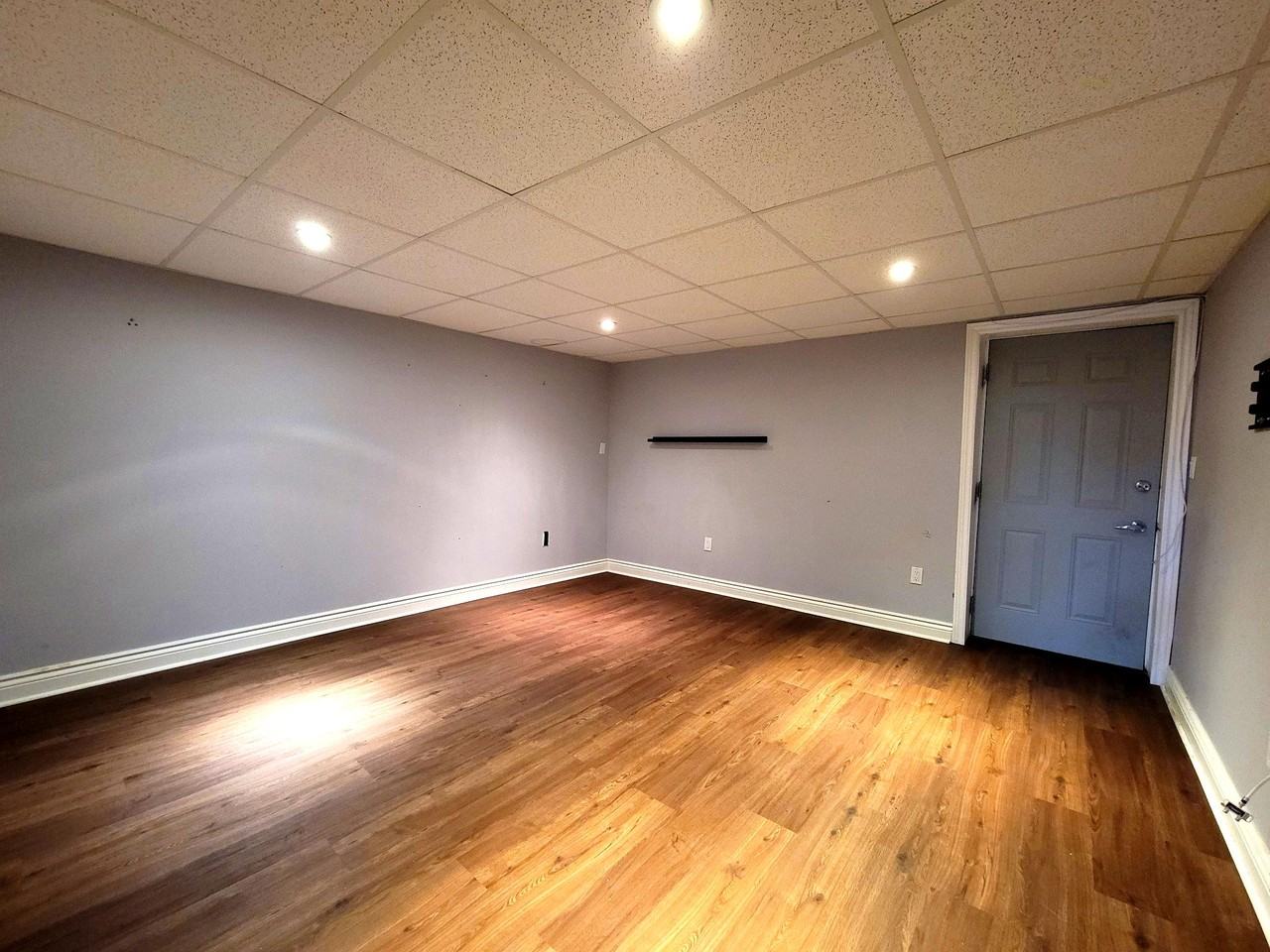 287 Kingswood Road - Photo 3 of 15