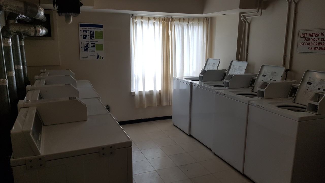 Capital Manor - Photo 4 of 5