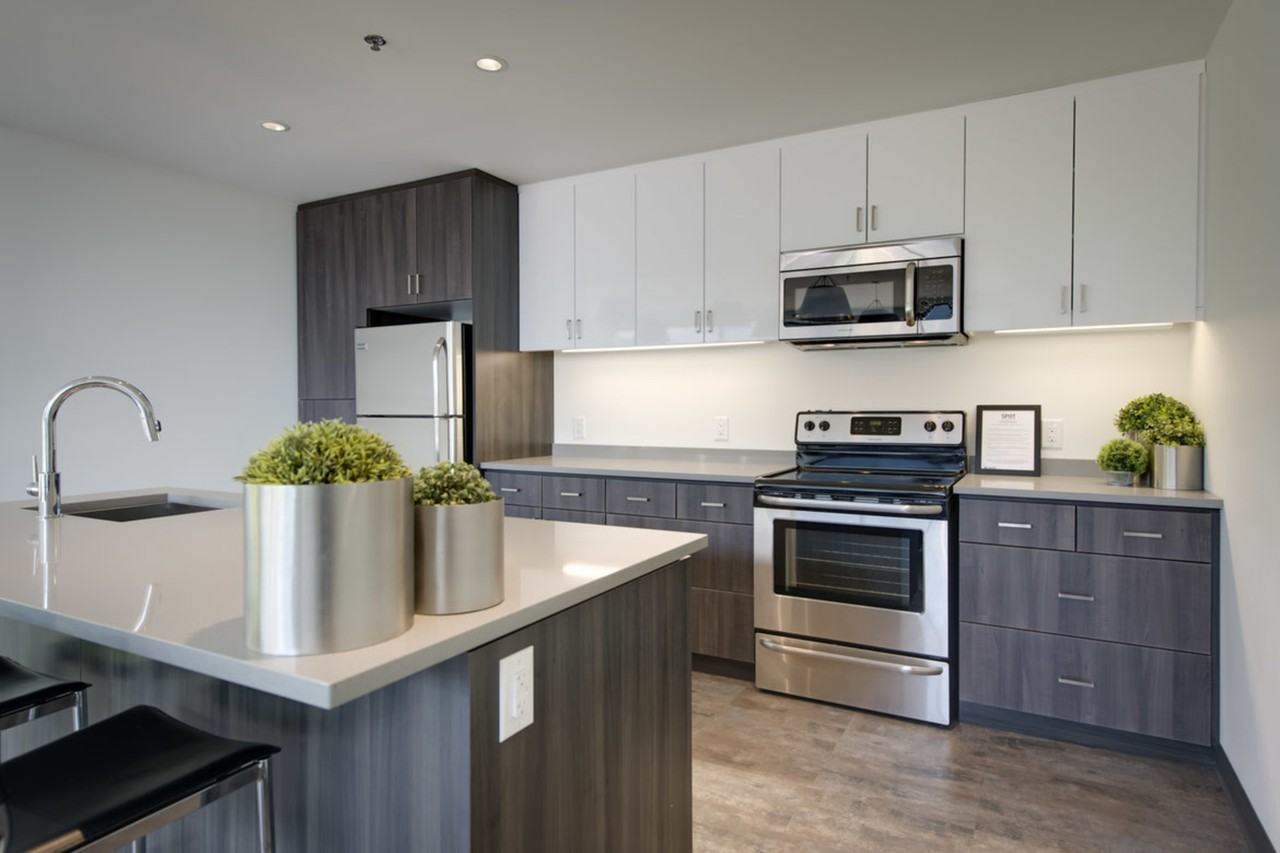 The Spot At Tuxedo Point - Photo 7 of 26