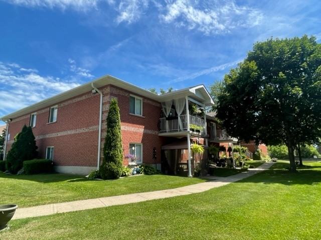 236 Margaret Avenue - Photo 4 of 17