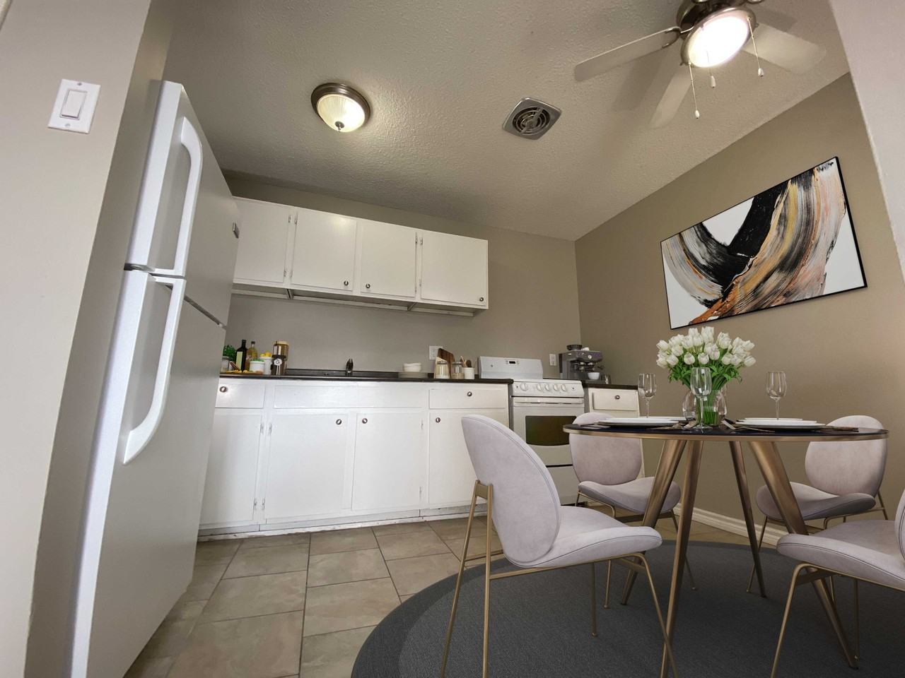 Key West Apartments - Photo 5 of 11