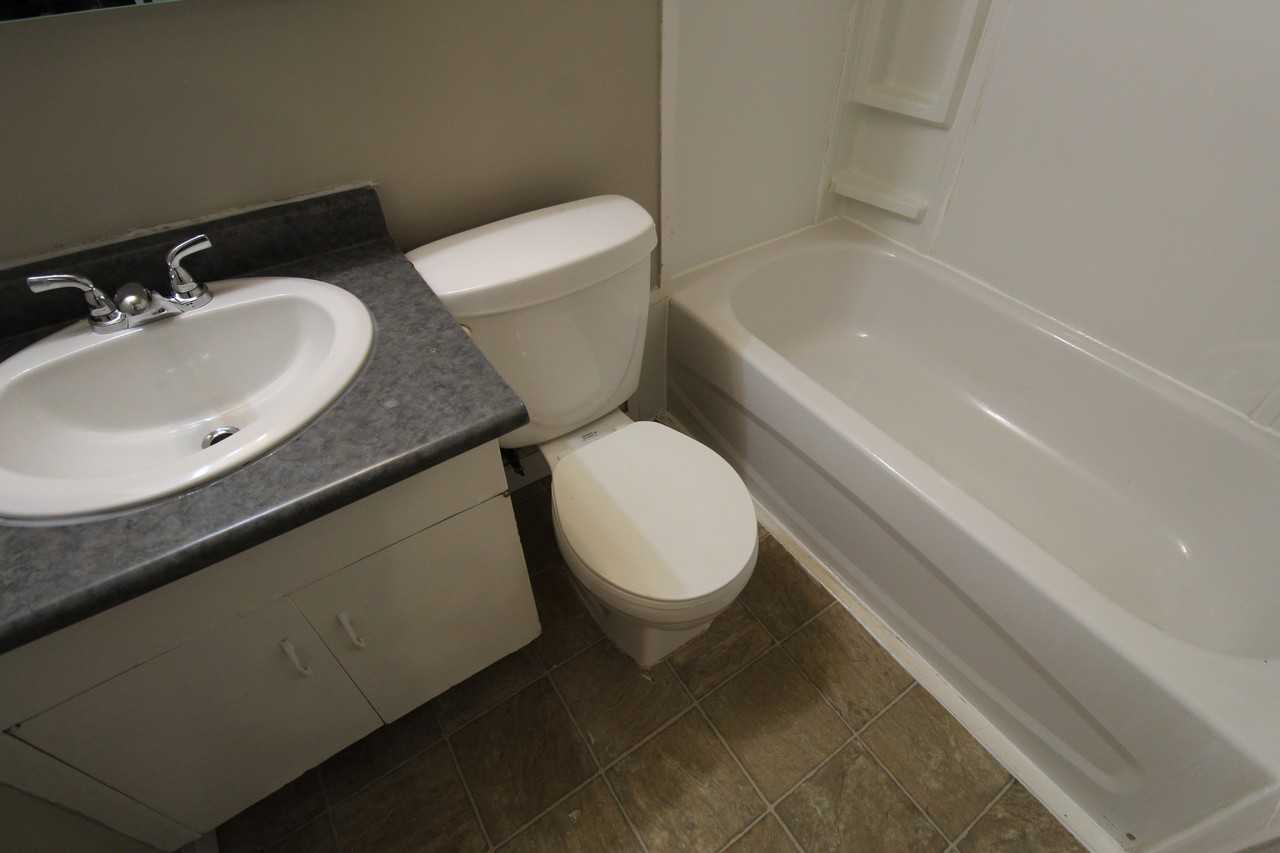 Rockcliffe Manor - Photo 6 of 7