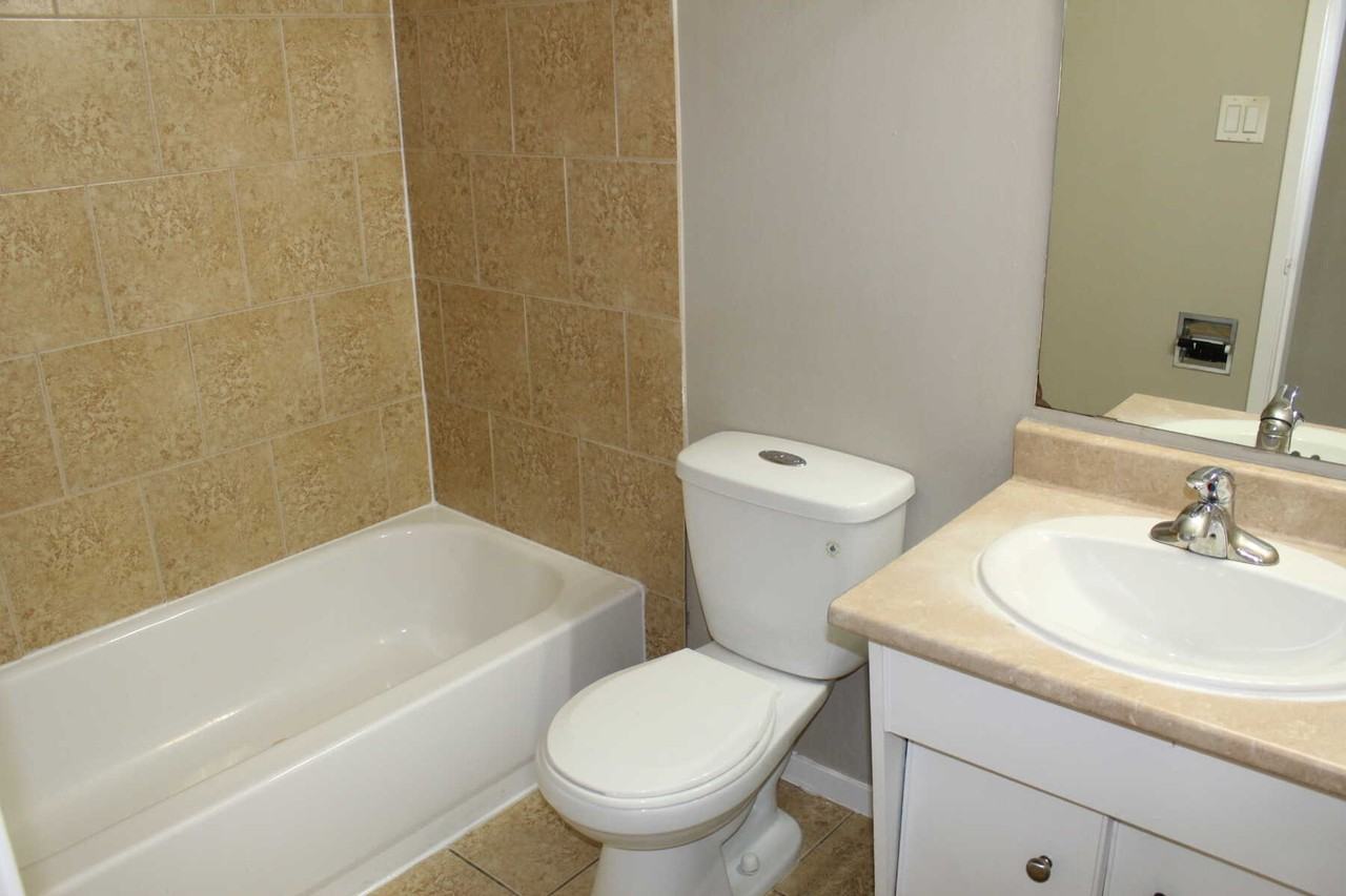 Confederation Place - Photo 6 of 9