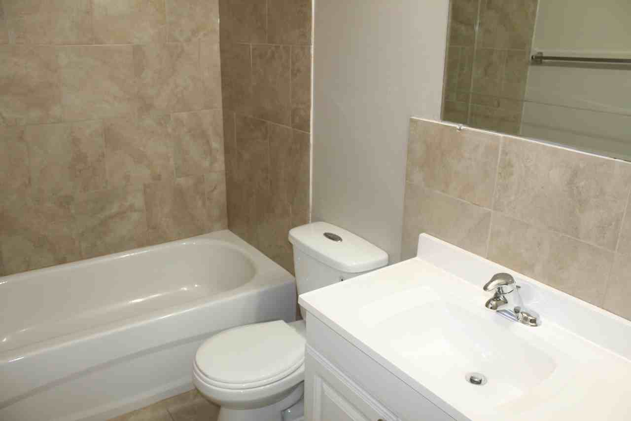 Oliver 1 Apartments - Photo 4 of 17