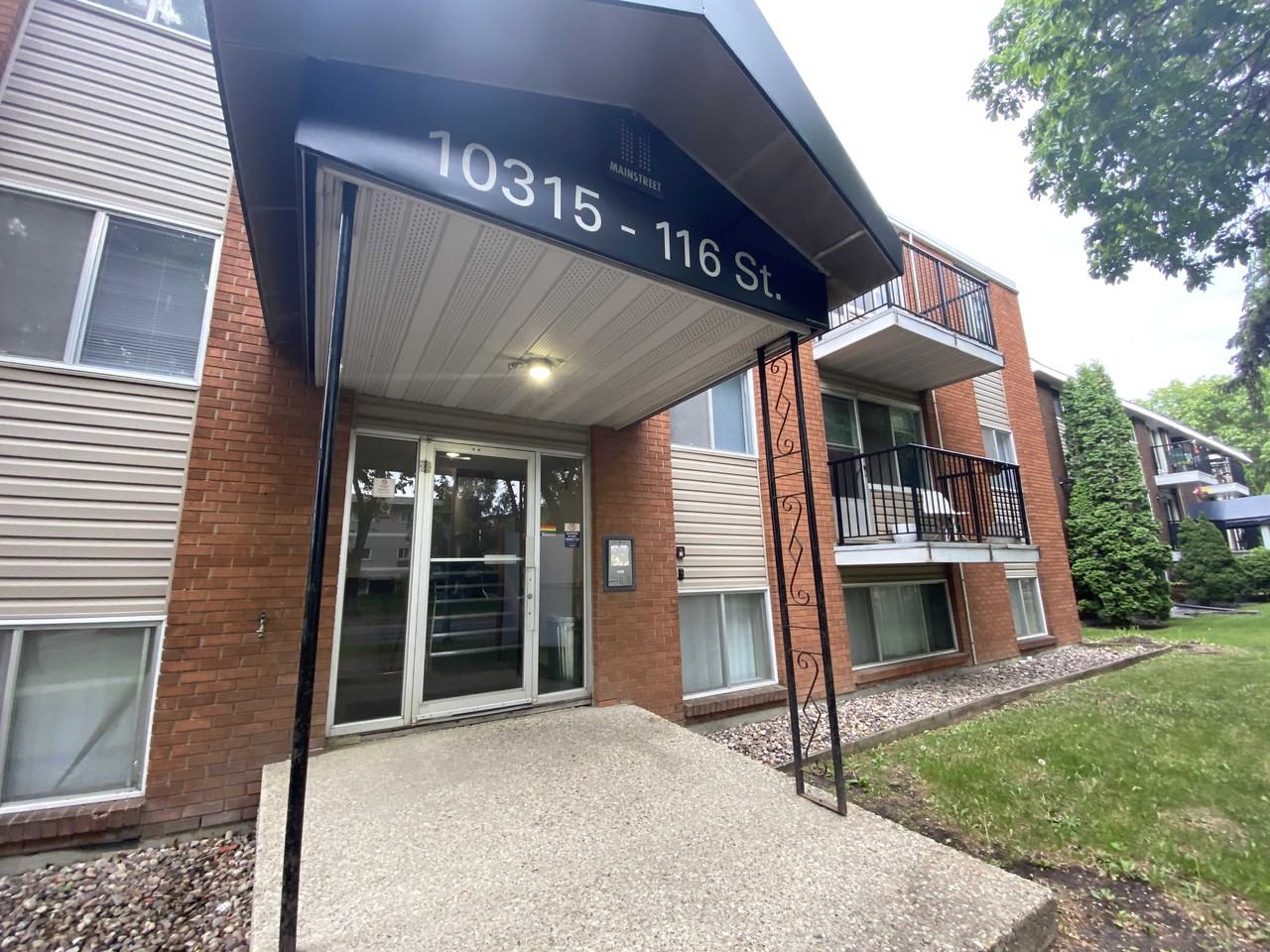 Oliver 4 Apartments - Photo 2 of 14