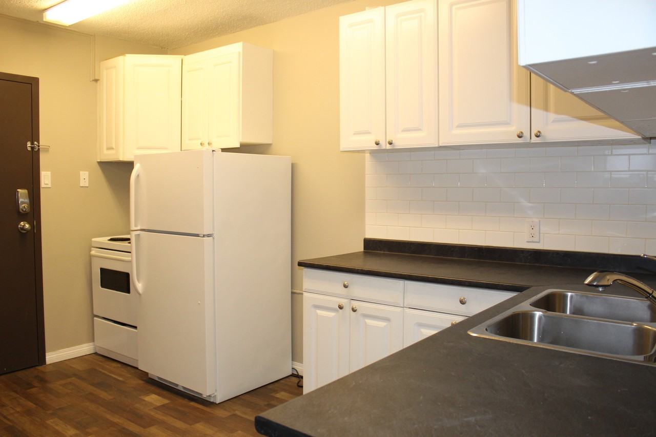 Hartford Apartments - Photo 7 of 11