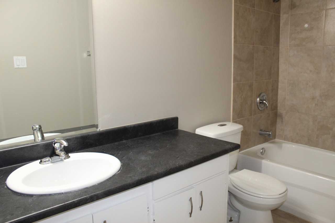 Shirley Manor - Photo 7 of 9