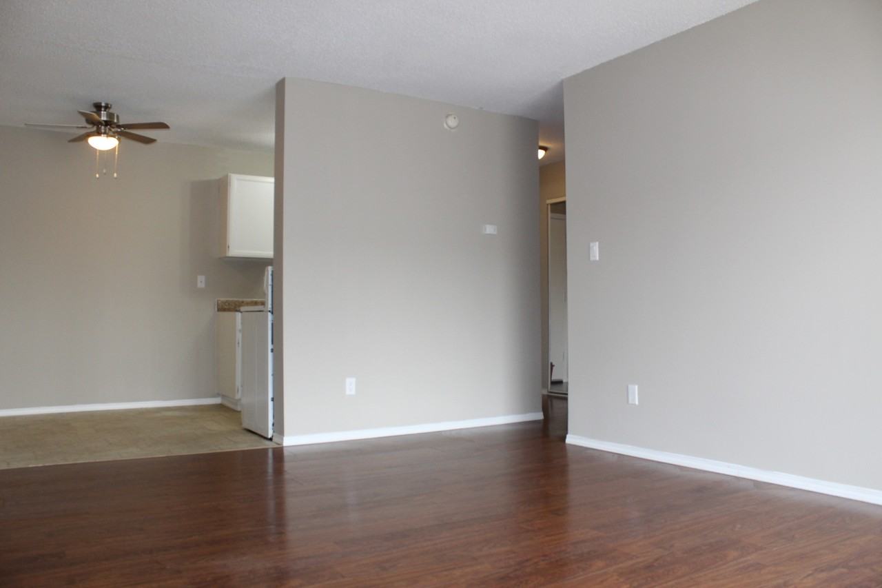 Marcus Manor - Photo 6 of 11