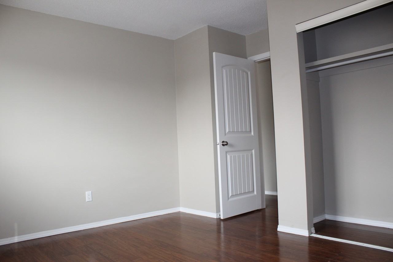 Marcus Manor - Photo 7 of 11