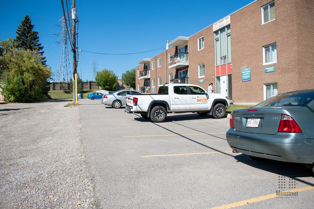 Cathy Manor - Photo 7 of 21