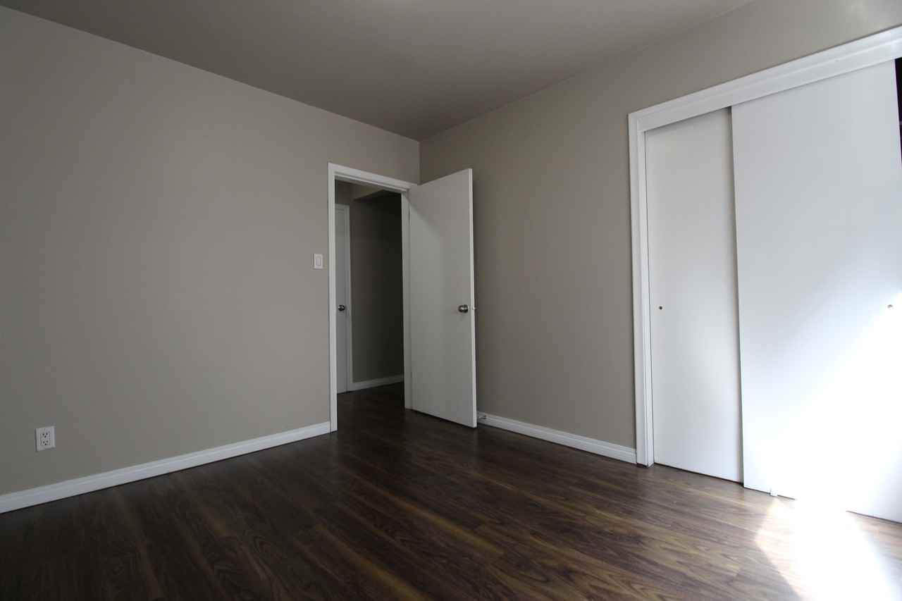 Michelle Manor - Photo 6 of 10