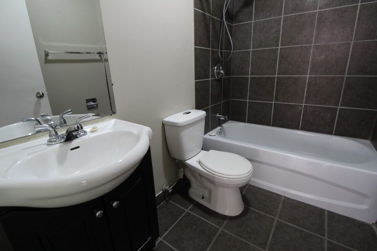 Michelle Manor - Photo 7 of 10