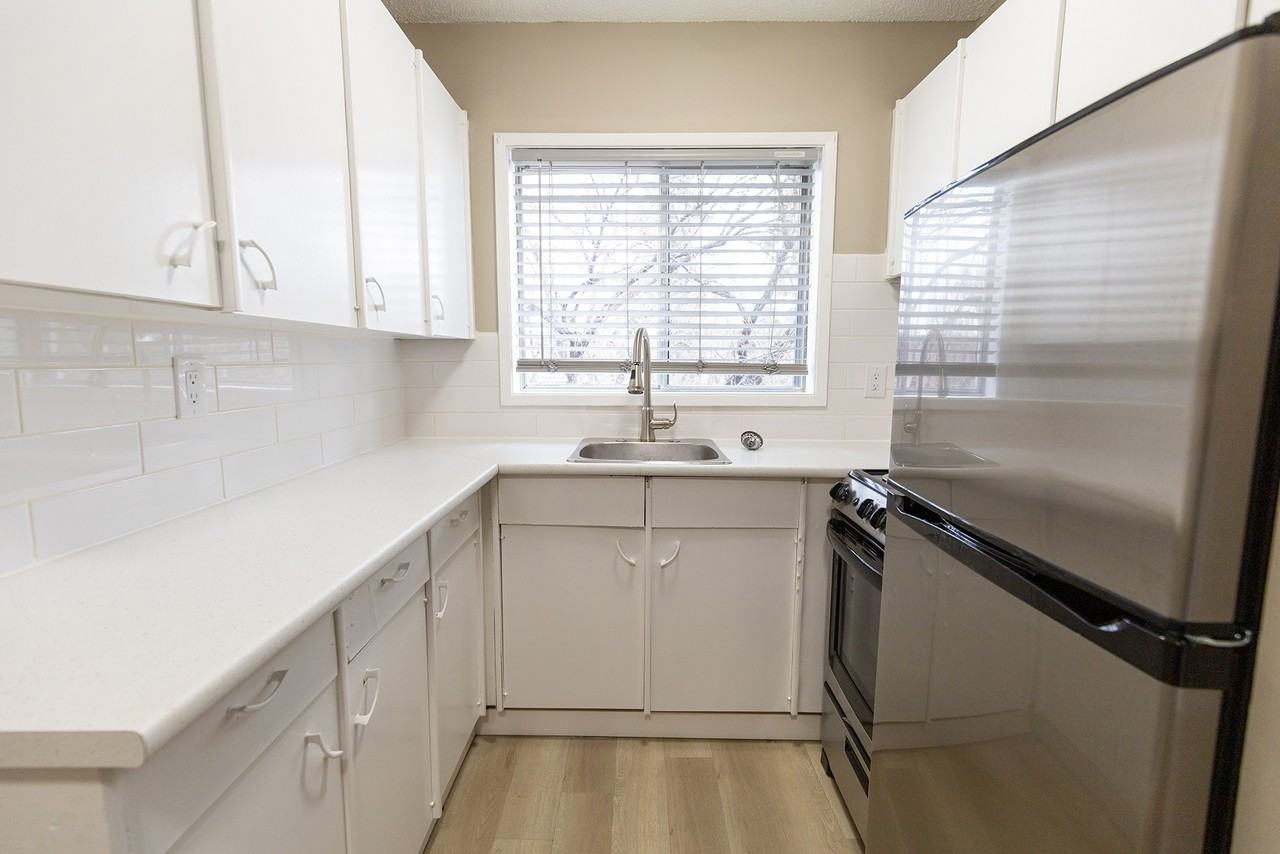 Elbow Mission Apartments - Photo 3 of 18