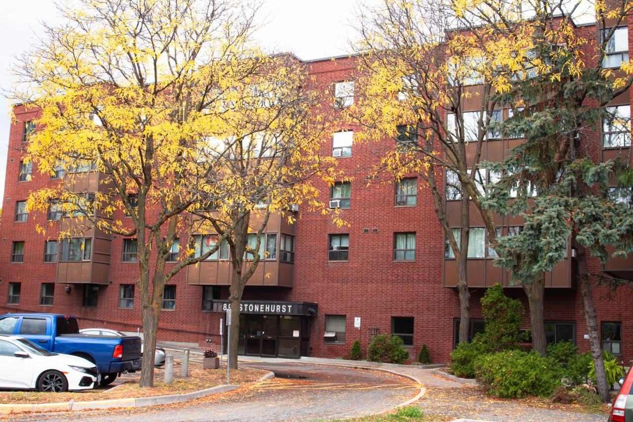 89 Stonehurst - Residents 65+ - Photo 2 of 7