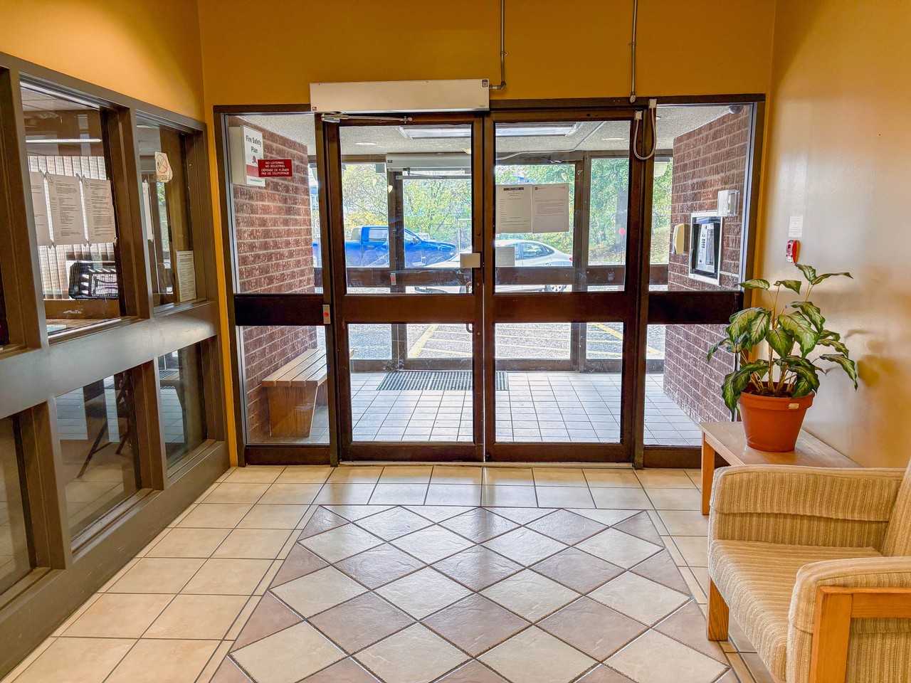 89 Stonehurst - Residents 65+ - Photo 5 of 7