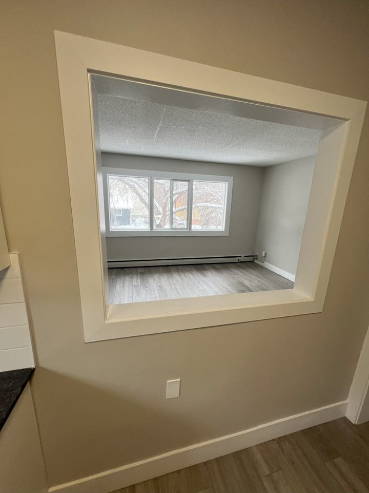 Button Place - Photo 3 of 12