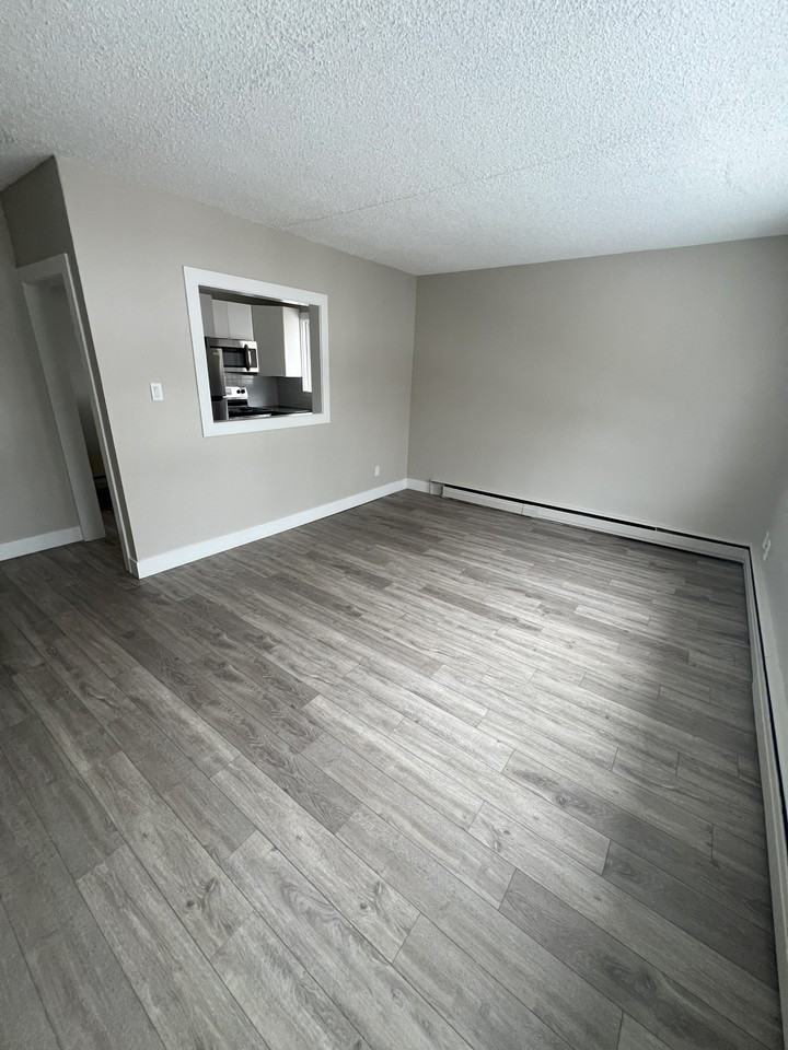 Button Place - Photo 4 of 12