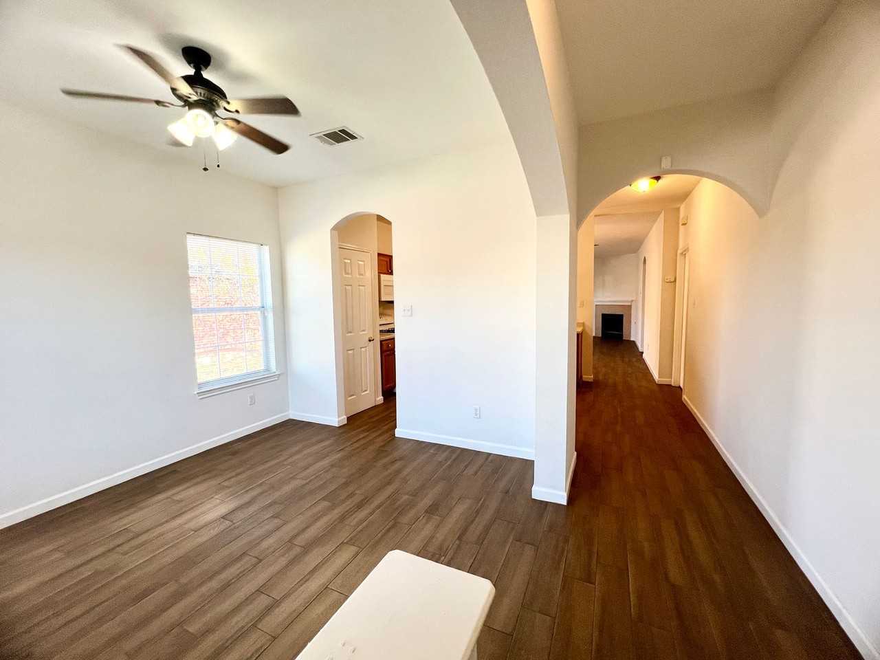 804 Northcreek Blvd - Photo 3 of 16