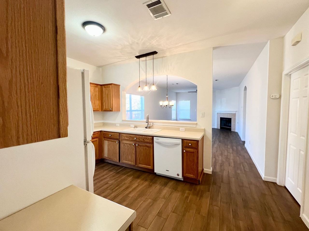 804 Northcreek Blvd - Photo 4 of 16