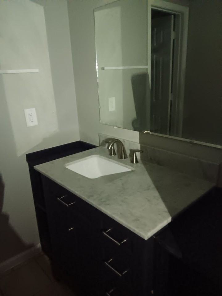 208 Ne Cedar Ct - Photo 2 of 17