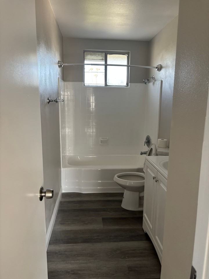 10247 La Reina Ave - Photo 5 of 10