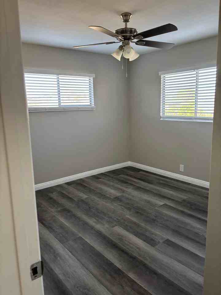 10247 La Reina Ave - Photo 7 of 10