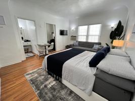 featured image of 660 S Cloverdale Ave