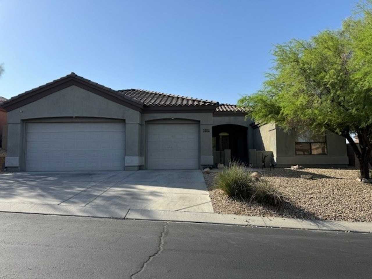 2806 Fort Mojave Dr - Photo 2 of 41